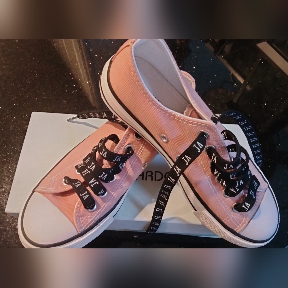 Tennis Shoes